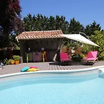 Bed & Breakfast Pouantais 4*